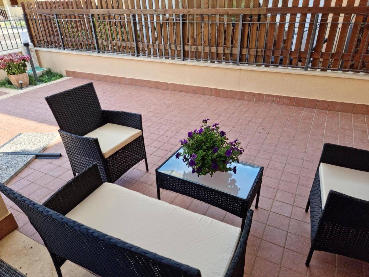 Istia Dream Apartment Istia dʼOmbrone Екстериор снимка